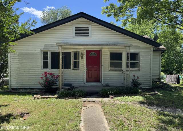 Property at 927 Cherokee St, Maryville, TN 37804, 3 beds, 1 bath