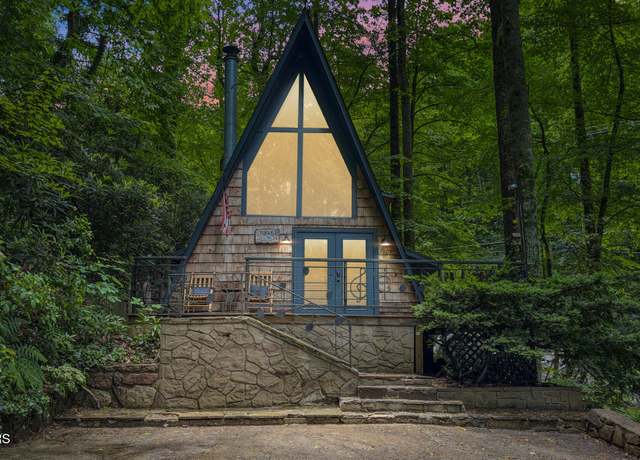 Property at 1204 N Baden Dr, Gatlinburg, TN 37738, 2 beds, 2 baths