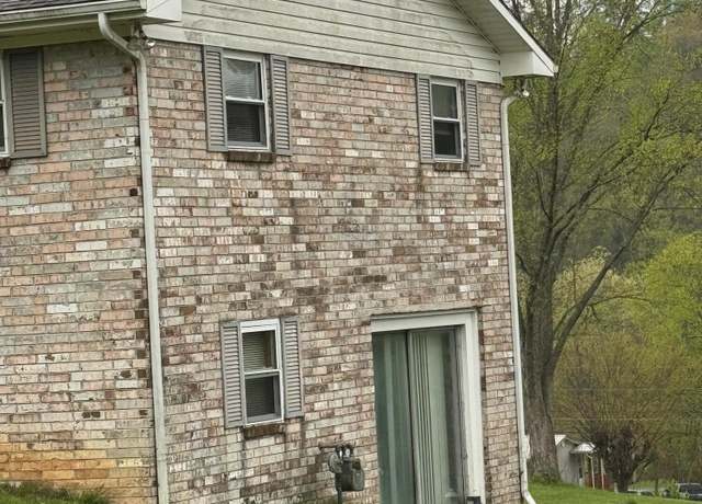 Property at 529 Vinson Dr, Newport, TN 37821, 3 beds, 1.5 baths