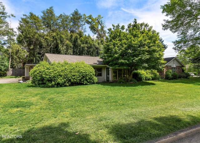 Property at 1148 E Nokomis Cir, Knoxville, TN 37919, 3 beds, 3 baths