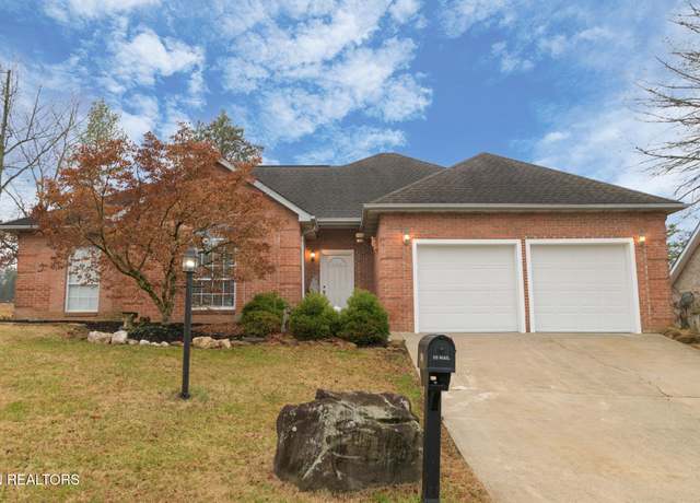 Property at 1053 Saint Johns Dr, Maryville, TN 37801, 3 beds, 2 baths