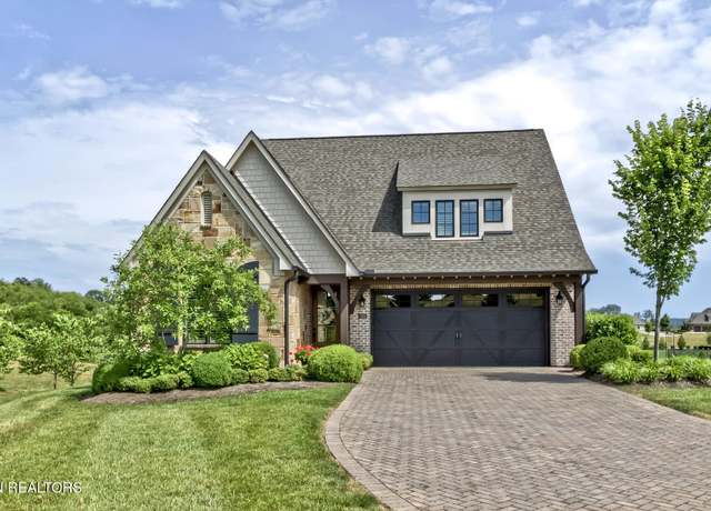 Property at 274 E Highlands Cir, Lenoir City, TN 37772, 4 beds, 3 baths