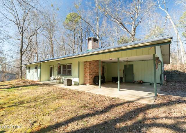 Property at 927 Carvers Ln, Sevierville, TN 37876, 3 beds, 1 bath