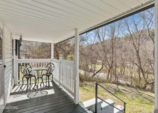 Property at 1216 Powder Springs Rd, Sevierville, TN 37876, 3 beds, 2 baths