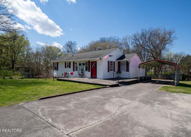 Property at 229 Meade St, Maryville, TN 37804, 3 beds, 1 bath