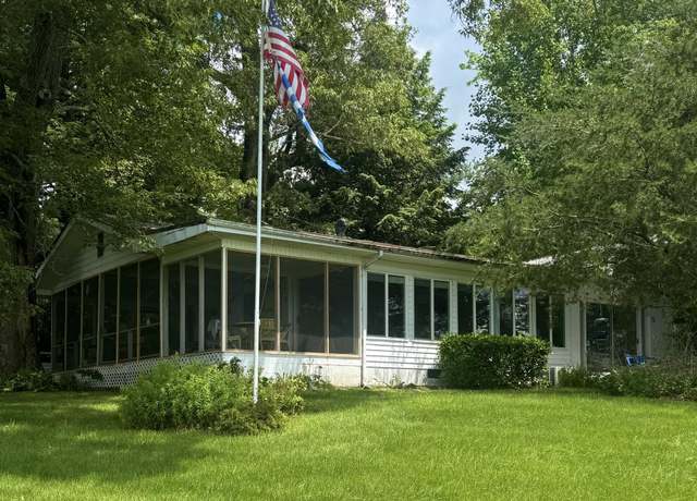 Property at 592 Eagle Point Dr, Rockwood, TN 37854, 3 beds, 1 bath