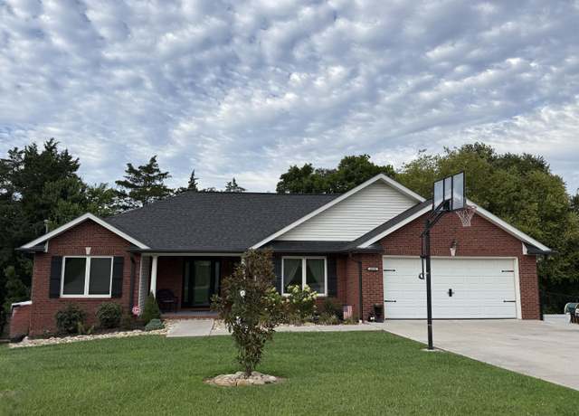 Property at 4224 Foothills Dr, Knoxville, TN 37938, 4 beds, 3 baths