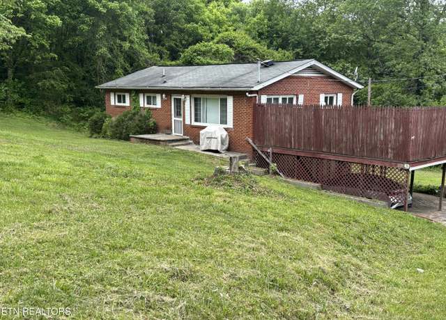 Property at 2619 Rifle Range Dr, Knoxville, TN 37918, 2 beds, 2 baths