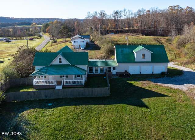 Property at 886 Old Harriman Hwy Hwy, Oliver Springs, TN 37840, 3 beds, 3 baths