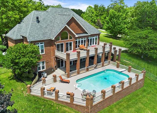 Property at 145 Brave Dr, Oneida, TN 37841, 4 beds, 3.5 baths