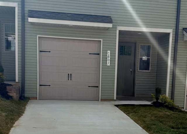 Property at 1807 Bennett Village Dr, Maryville, TN 37804, 3 beds, 2.5 baths