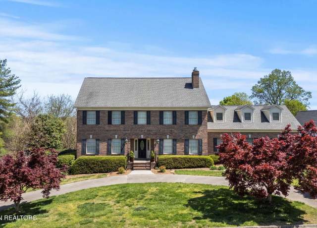 Property at 1066 White Oak Ave, Maryville, TN 37803, 5 beds, 5 baths