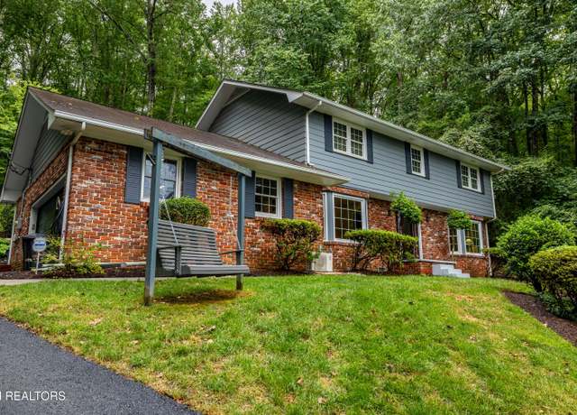 Property at 1126 W Outer Dr, Oak Ridge, TN 37830, 4 beds, 2.5 baths