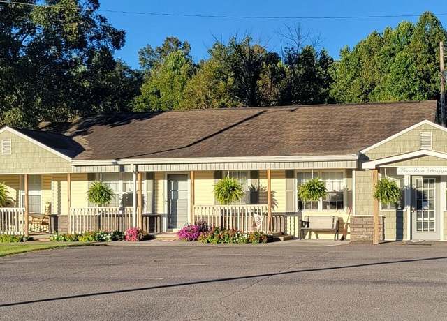 Property at 10023 Chapman Hwy, Seymour, TN 37865, 3 beds, 2 baths