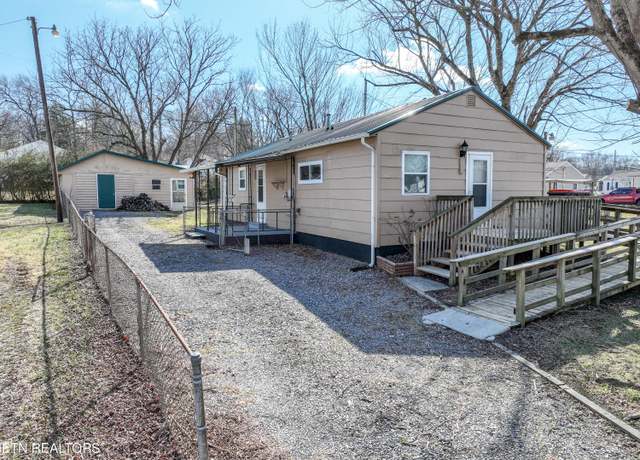 Property at 816 Gilbert Ave, Maryville, TN 37804, 3 beds, 1 bath