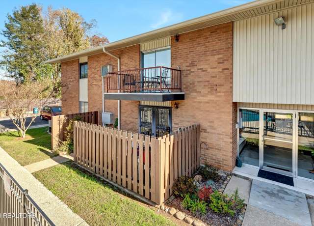 Property at 3104 N Broadway Unit C21, Knoxville, TN 37917, 2 beds, 1.5 baths