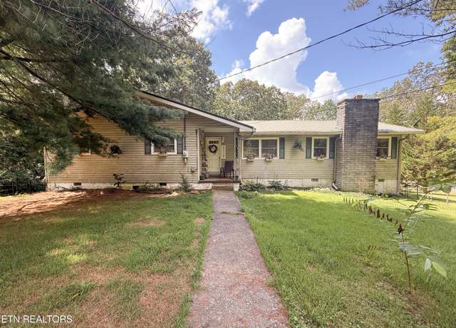 Property at 266 Hickory Dr, Crossville, TN 38571, 3 beds, 2 baths