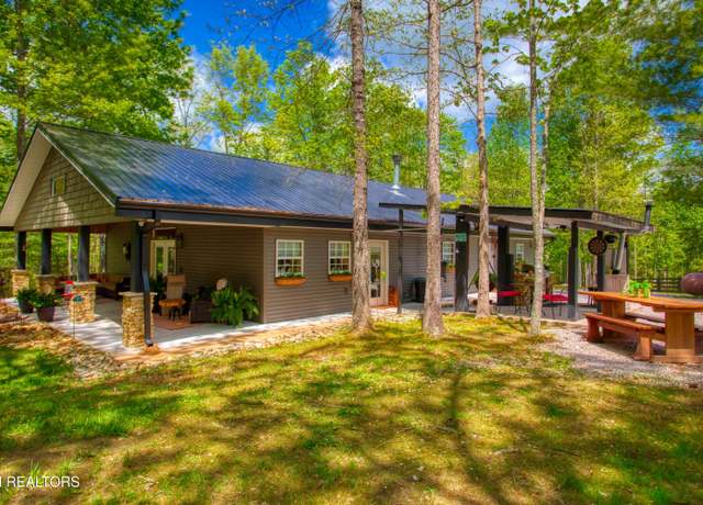 Property at 240 Crockett Creek Dr, Jamestown, TN 38556, 3 beds, 2 baths