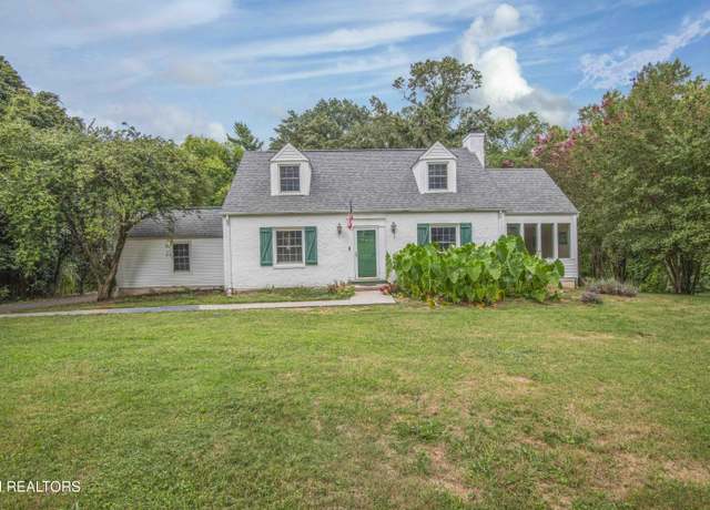 Property at 5709 Westover Dr, Knoxville, TN 37919, 3 beds, 2 baths