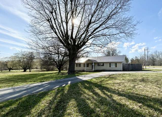 Property at 510 Dunbar Rd, Crossville, TN 38572, 3 beds, 2 baths