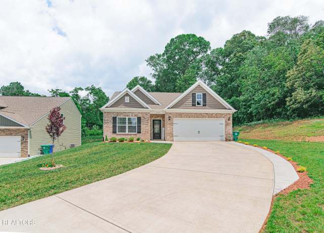 Property at 548 Cliff St, Morristown, TN 37814, 4 beds, 2 baths