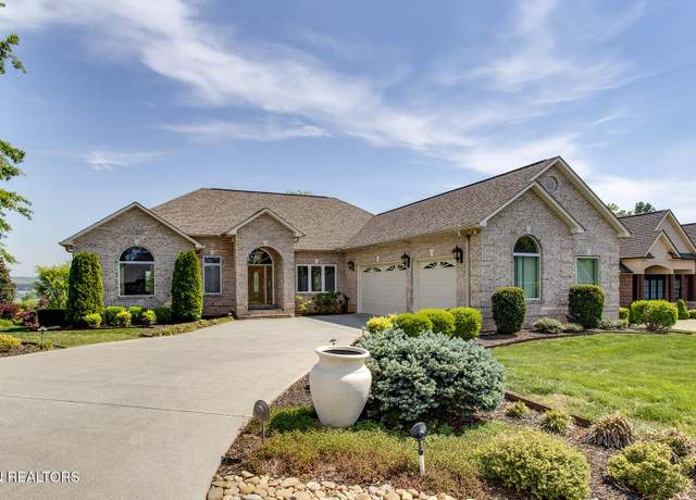 Property at 304 Coweta Ct, Loudon, TN 37774, 3 beds, 2.5 baths