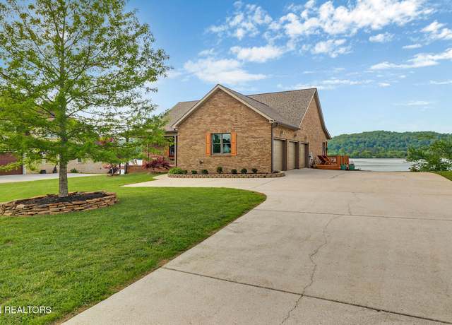Property at 514 Emory River Rd, Harriman, TN 37748, 3 beds, 3.5 baths
