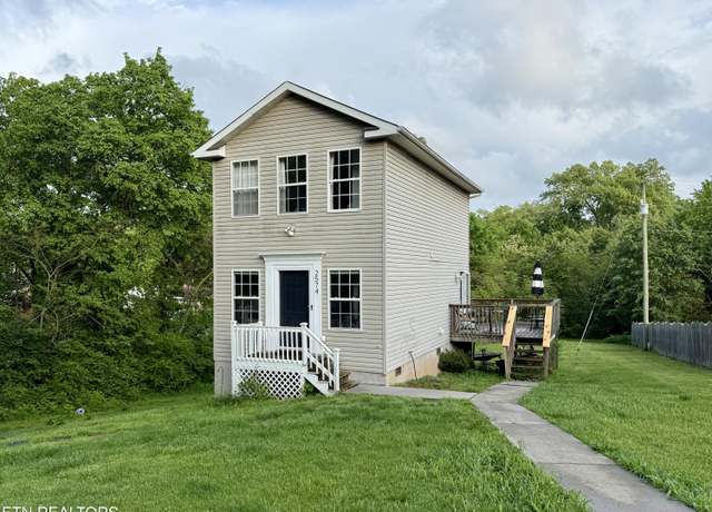 Property at 2574 Kenilworth Ln, Knoxville, TN 37917, 2 beds, 2.5 baths