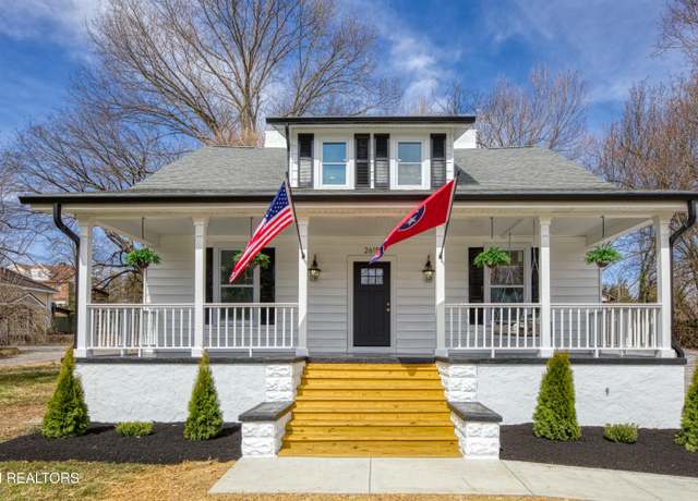 Property at 2615 Woodrow Dr, Knoxville, TN 37918, 4 beds, 2.5 baths