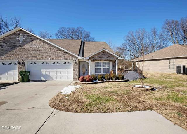 Property at 115 Dockery Dr, Maryville, TN 37804, 2 beds, 2 baths