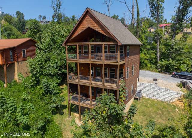 Property at 519 Edgewood Dr, Gatlinburg, TN 37738, 2 beds, 2.5 baths