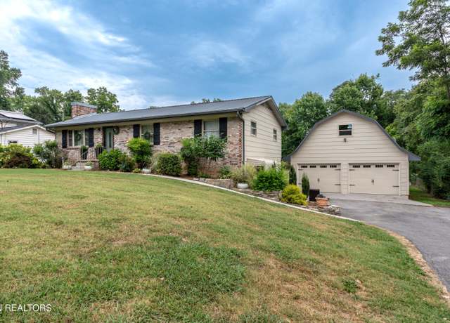 Property at 2712 Roland Ln, Knoxville, TN 37931, 3 beds, 2.5 baths