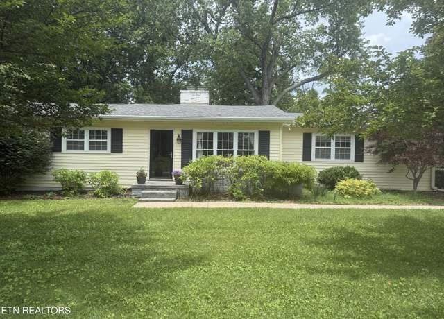 Property at 8001 Hayden Dr, Knoxville, TN 37919, 3 beds, 3 baths