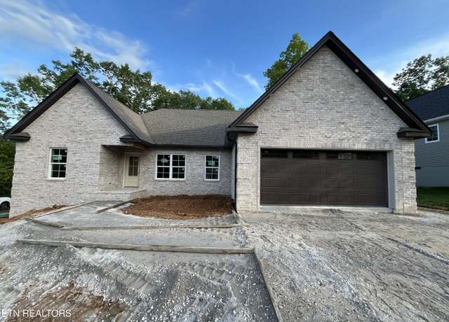 Property at 630 Lakeview Dr, Crossville, TN 38558, 3 beds, 2 baths