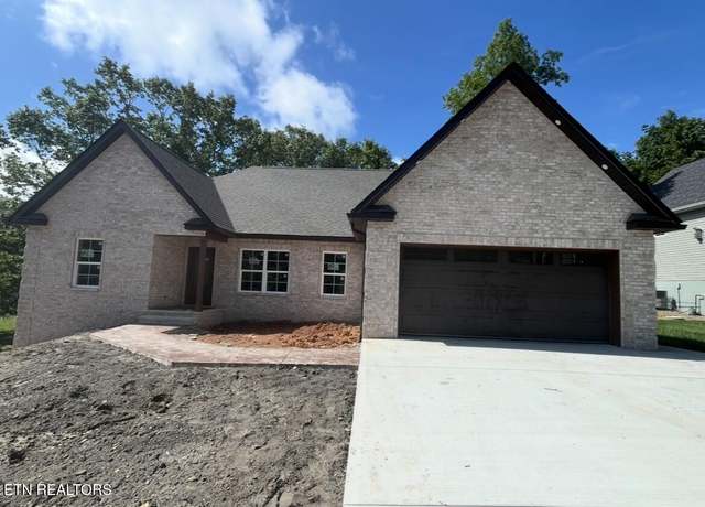Property at 630 Lakeview Dr, Crossville, TN 38558, 3 beds, 2 baths