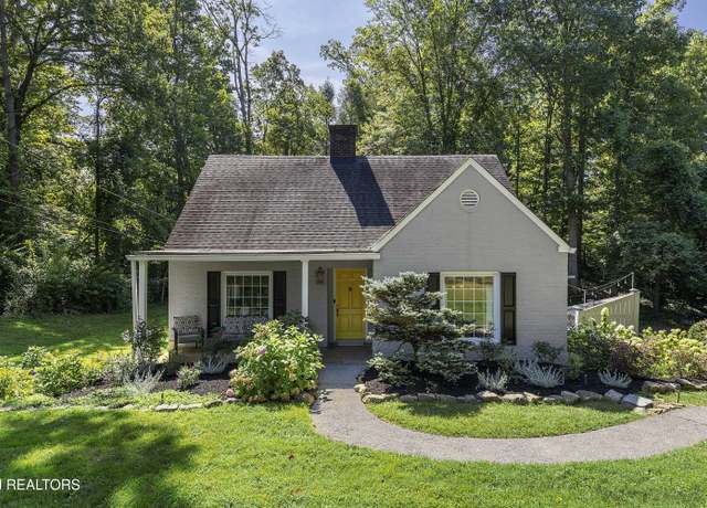 Property at 2004 Kemper Ln, Knoxville, TN 37920, 3 beds, 2 baths
