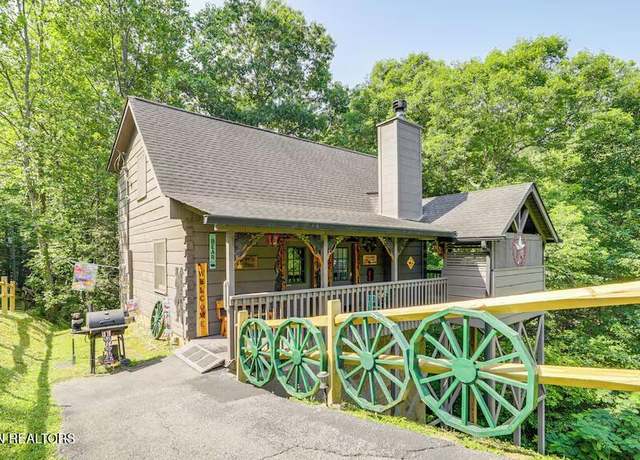 Property at 3628 Country Pines Way, Sevierville, TN 37876, 2 beds, 2 baths