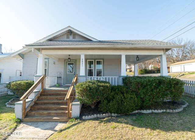 Property at 2021 E Glenwood Ave, Knoxville, TN 37917, 2 beds, 2 baths