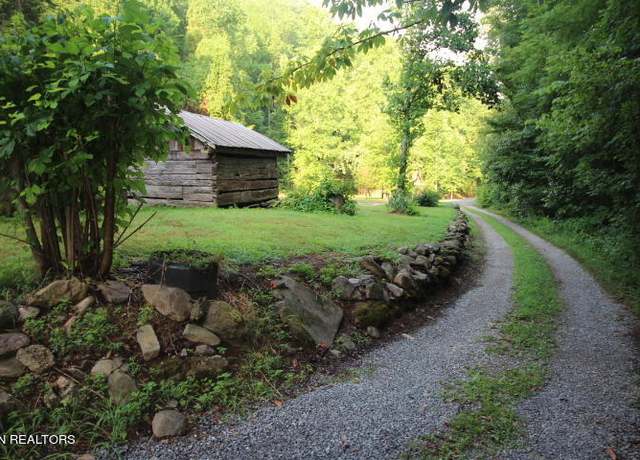 Property at 1970 Carrs Creek Rd, Townsend, TN 37882