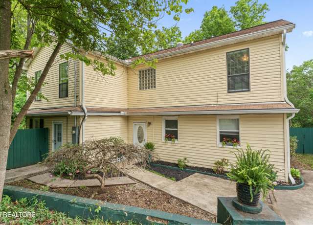 Property at 129 Princeton Ave, Oak Ridge, TN 37830, 6 beds, 3 baths
