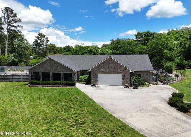 Property at 846 Quietlands Dr, Maryville, TN 37801, 3 beds, 3 baths