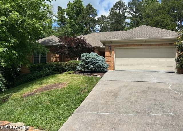 Property at 1402 Coachman Ln, Knoxville, TN 37919, 4 beds, 3.5 baths