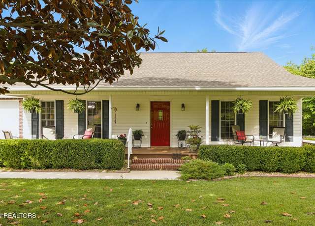 Property at 315 Sunset Ridge Dr, Crossville, TN 38571, 3 beds, 2 baths