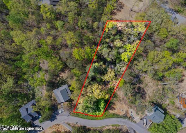 Property at 1727 Bluff Ridge Dr, Sevierville, TN 37876