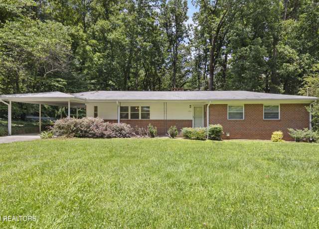 Property at 790 W Outer Dr, Oak Ridge, TN 37830, 3 beds, 3 baths