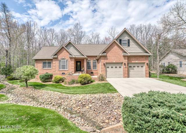 Property at 13 Holly Ct, Crossville, TN 38558, 3 beds, 3 baths