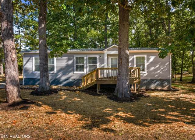 Property at 325 Deer Trail Dr, Dandridge, TN 37725, 3 beds, 2 baths