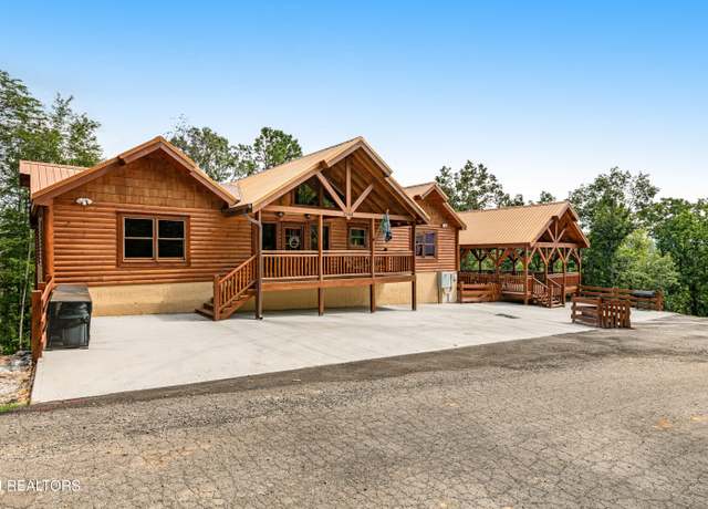 Property at 2586 Rogers Way, Sevierville, TN 37876, 8 beds, 8.5 baths