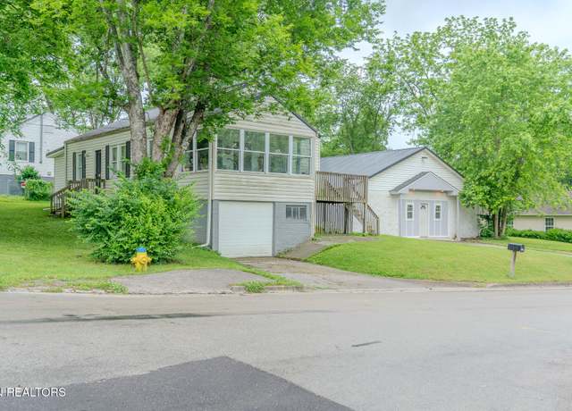 Property at 835 E Lincoln Rd, Alcoa, TN 37701, 2 beds, 3 baths