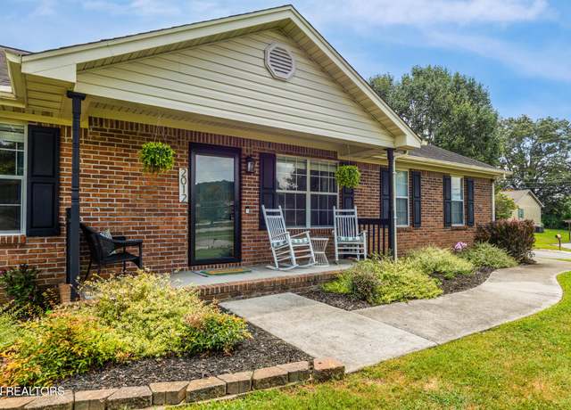Property at 2012 Switch Yard Ln, Knoxville, TN 37920, 3 beds, 2 baths